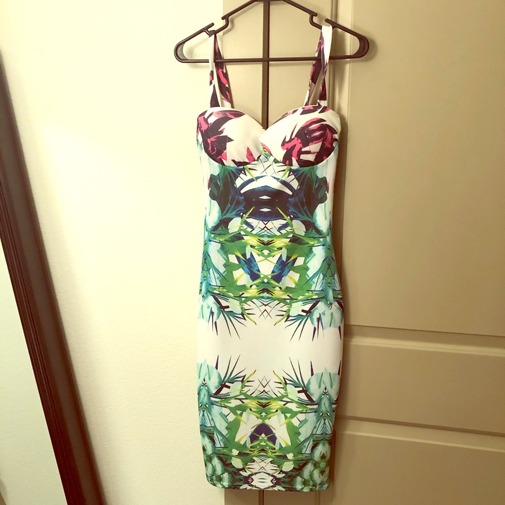 NWT. Floral Midi Dress.